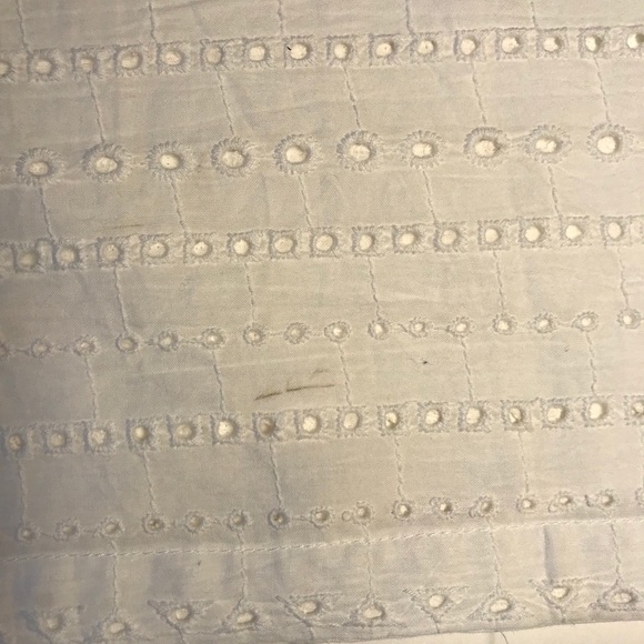 Jennifer&Grace Top White Eyelet Bell Sleeve Small - Picture 9 of 9